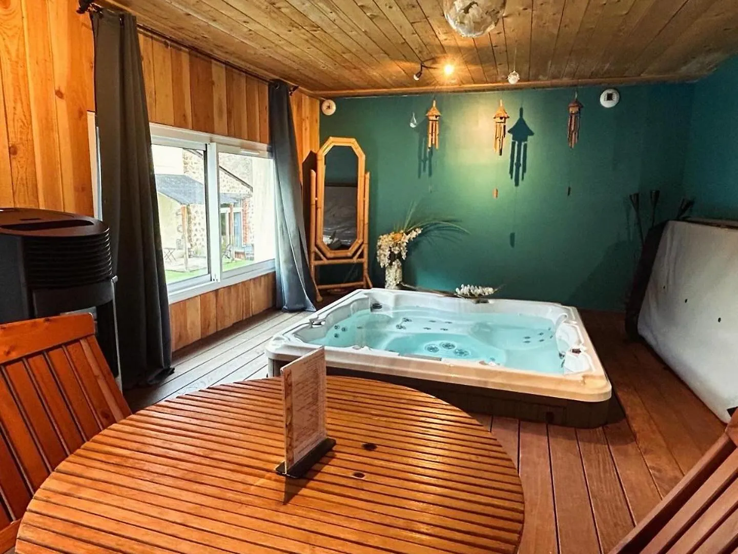 Domaine 2 La Tour, Suites & Spas Beauzac