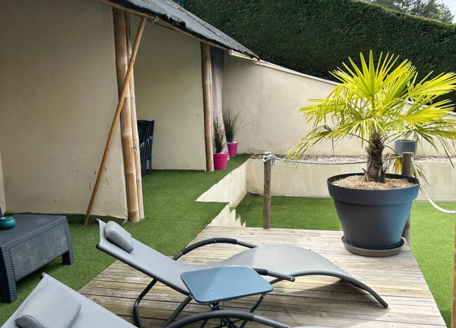 Domaine 2 La Tour, Suites & Spas Beauzac 0*,  France
