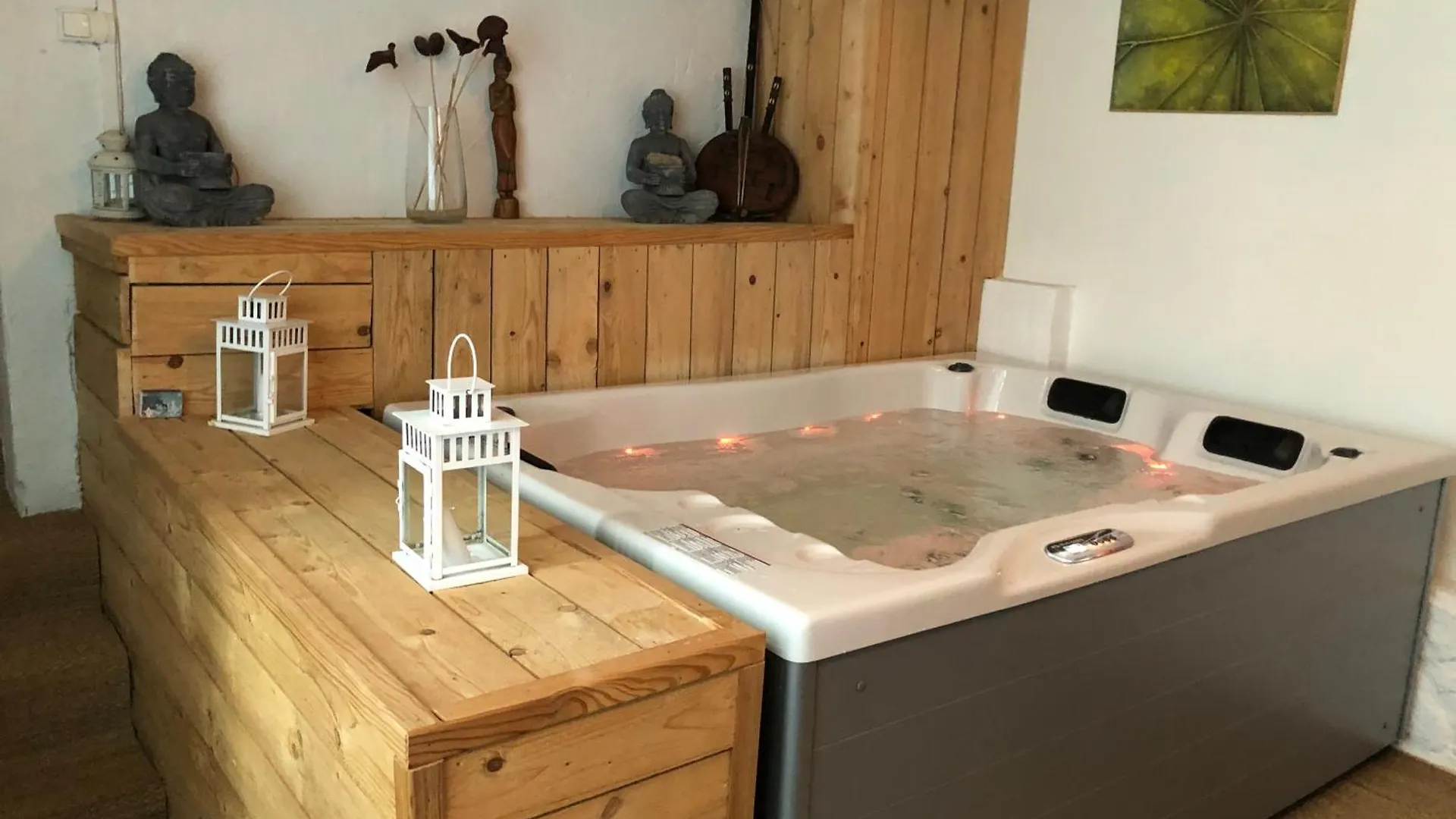 Domaine 2 La Tour, Suites & Spas Beauzac Apartment