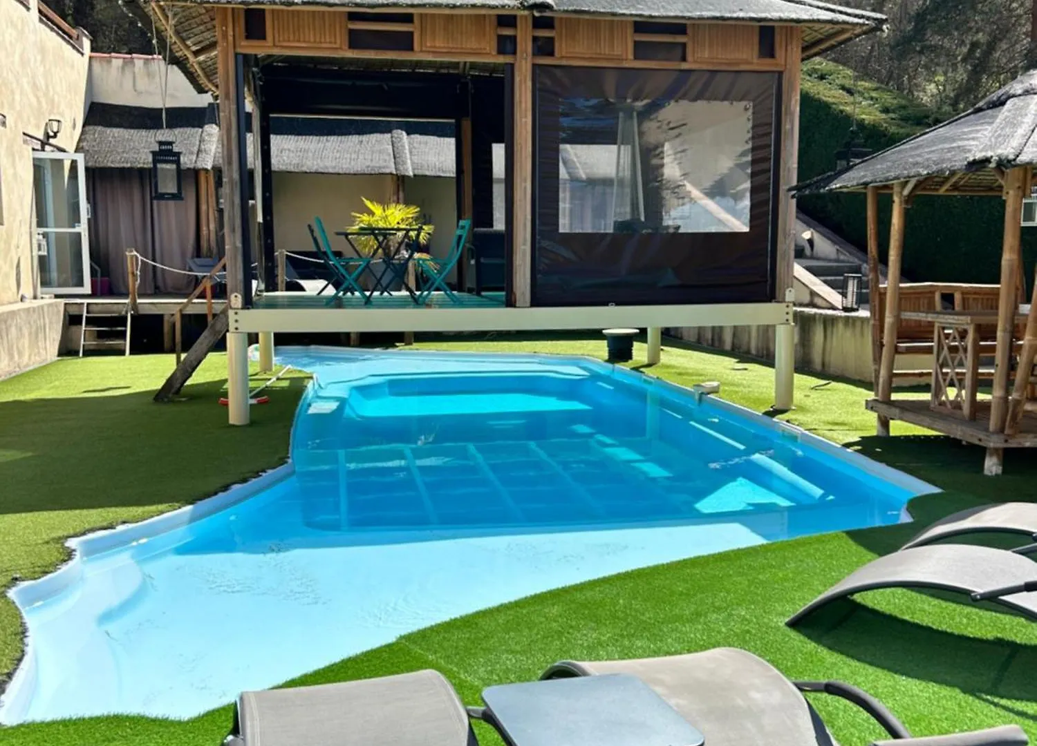 Domaine 2 La Tour, Suites & Spas Beauzac Апартаменты